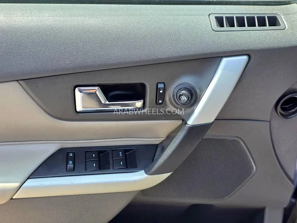 Ford Edge 2011 for Sale in Sharjah Image-14