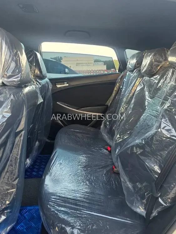 Hyundai Accent 2016 for Sale in Sharjah Image-2