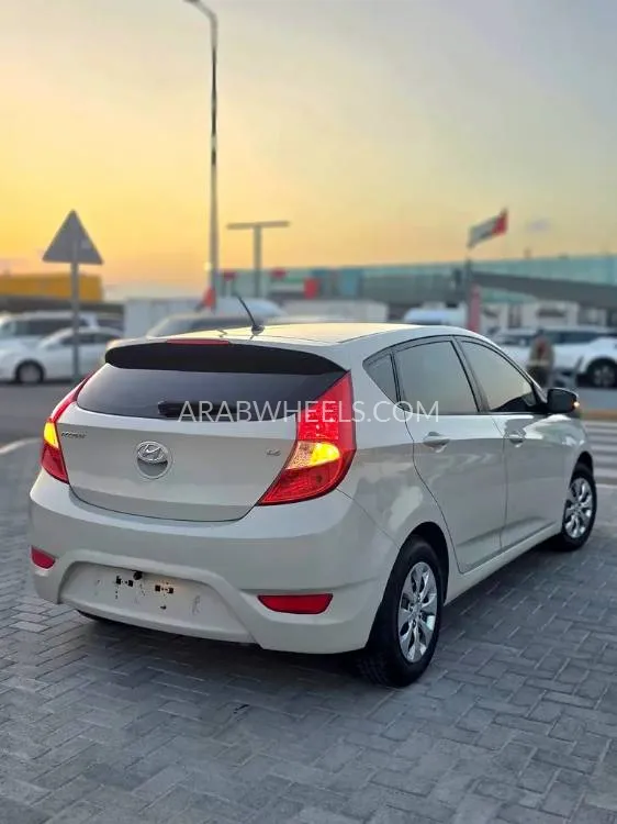 Hyundai Accent 2016 for Sale in Sharjah Image-6