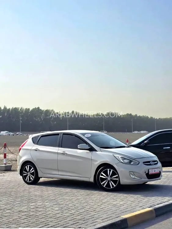 Hyundai Accent 2016 for Sale in Sharjah Image-17