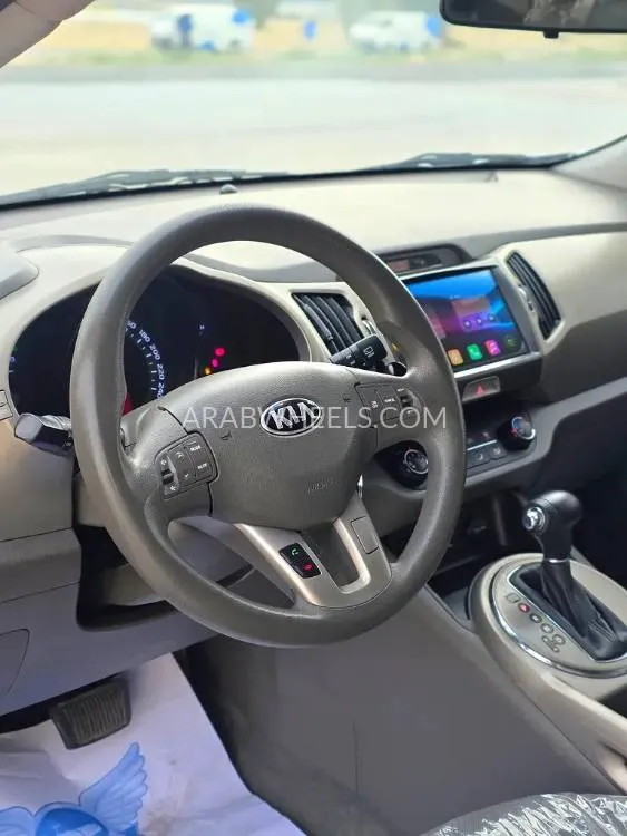 Kia Sportage 2015 for Sale in Sharjah Image-7