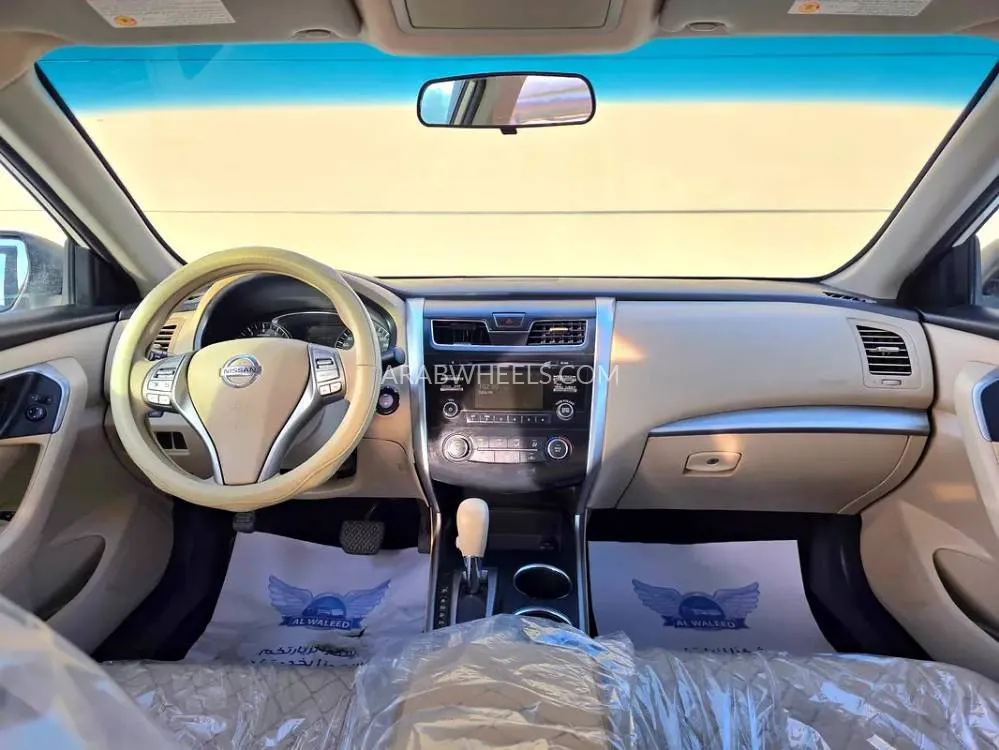 Nissan Altima 2016 for Sale in Sharjah Image-3