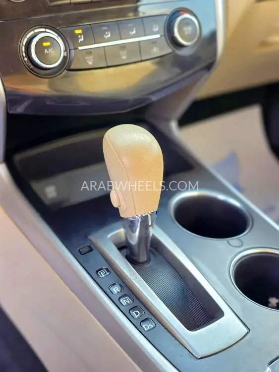Nissan Altima 2016 for Sale in Sharjah Image-12