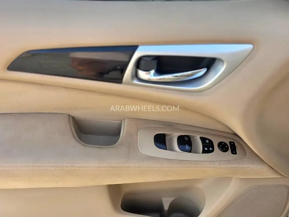 Nissan Pathfinder 2015 for Sale in Sharjah Image-19