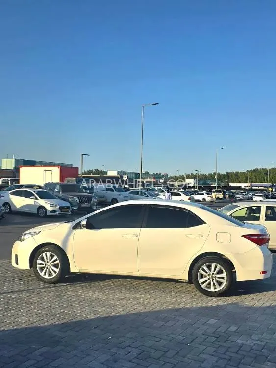 Toyota Corolla 2014 for Sale in Sharjah Image-9