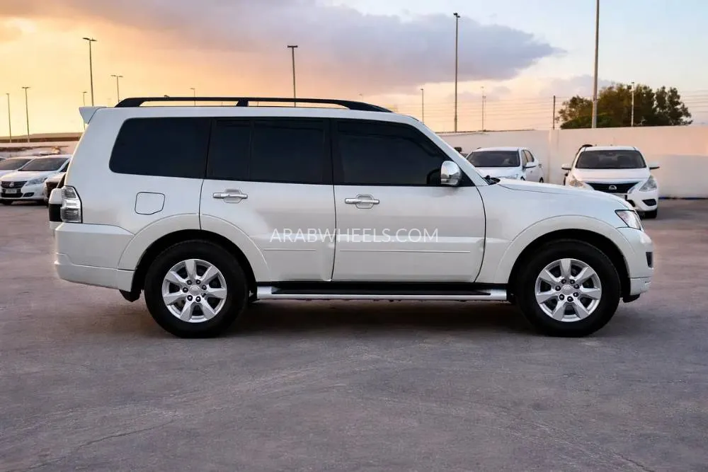 Mitsubishi Pajero 2017 for Sale in Abu Dhabi Image-10