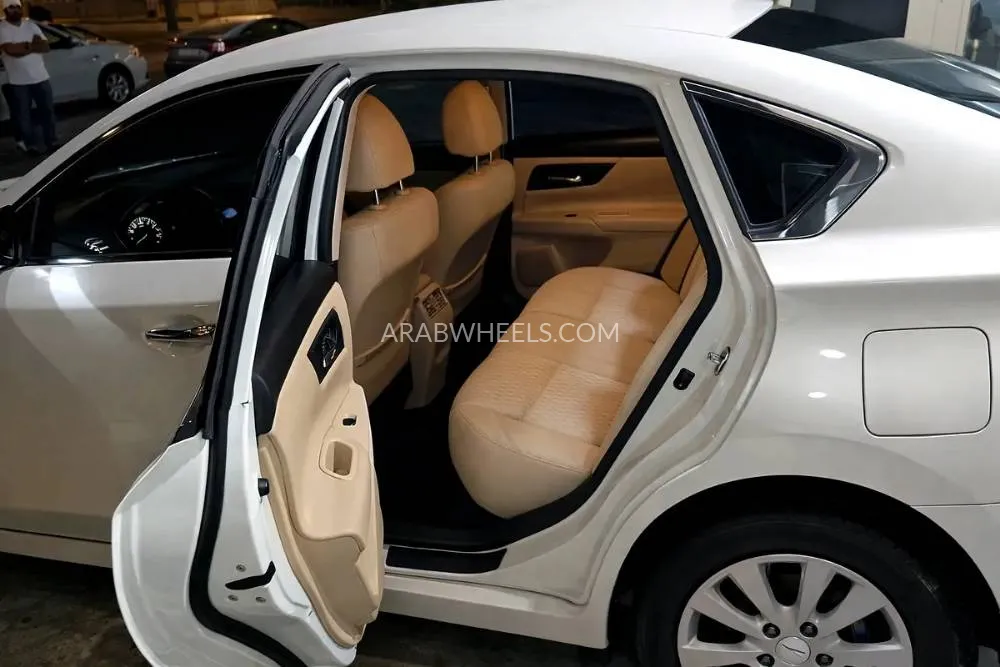 Nissan Altima 2018 for Sale in Abu Dhabi Image-4