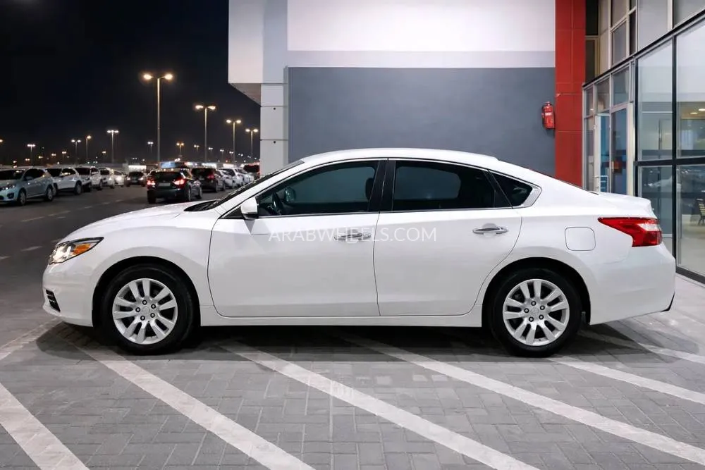 Nissan Altima 2018 for Sale in Abu Dhabi Image-2