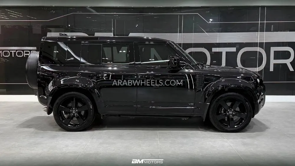 Land Rover Defender 2023 for Sale in Dubai Image-9