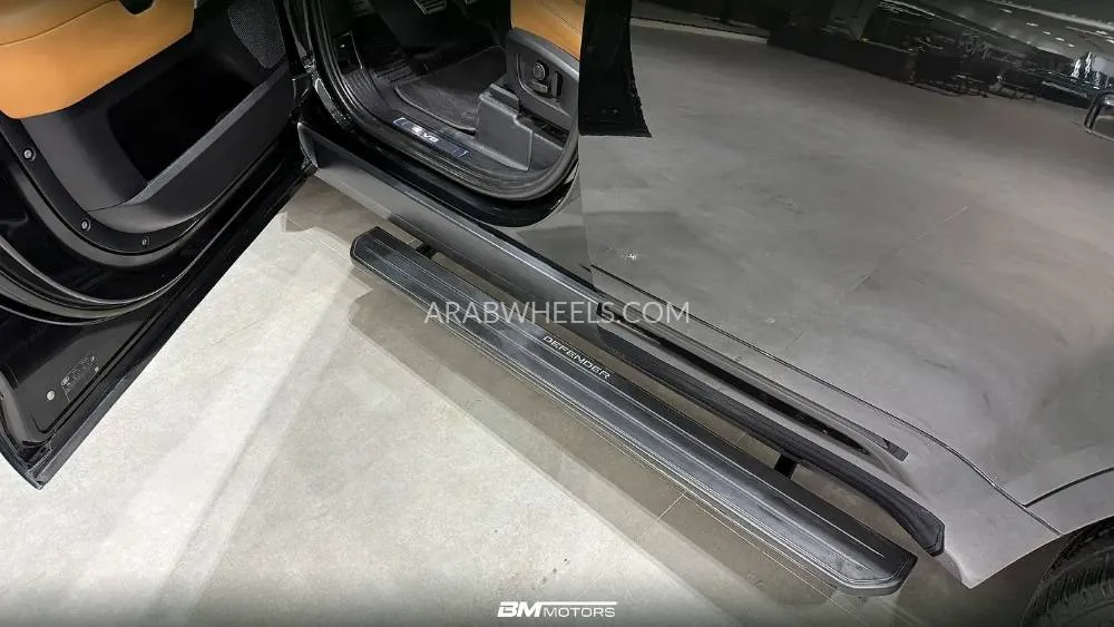 Land Rover Defender 2023 for Sale in Dubai Image-15