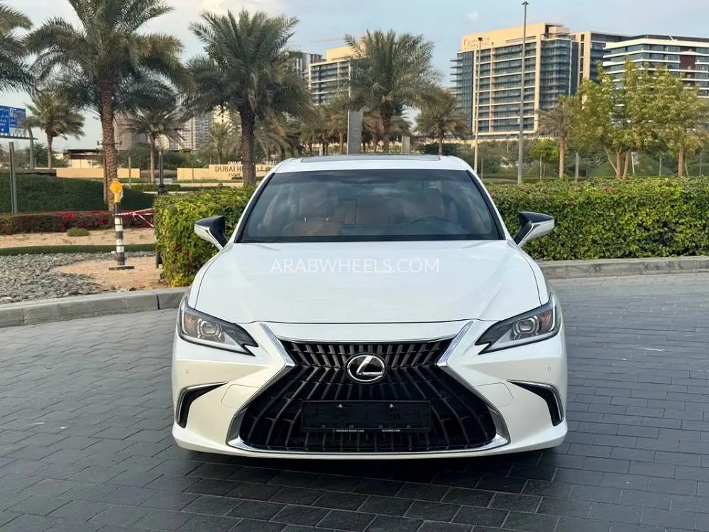Lexus ES 2023 for Sale in Dubai Image-12