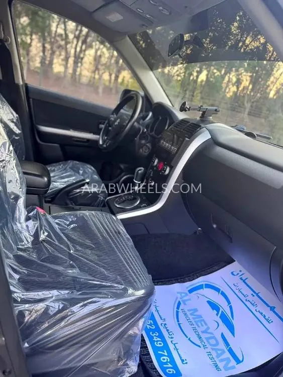 Suzuki Grand Vitara 2014 for Sale in Sharjah Image-8