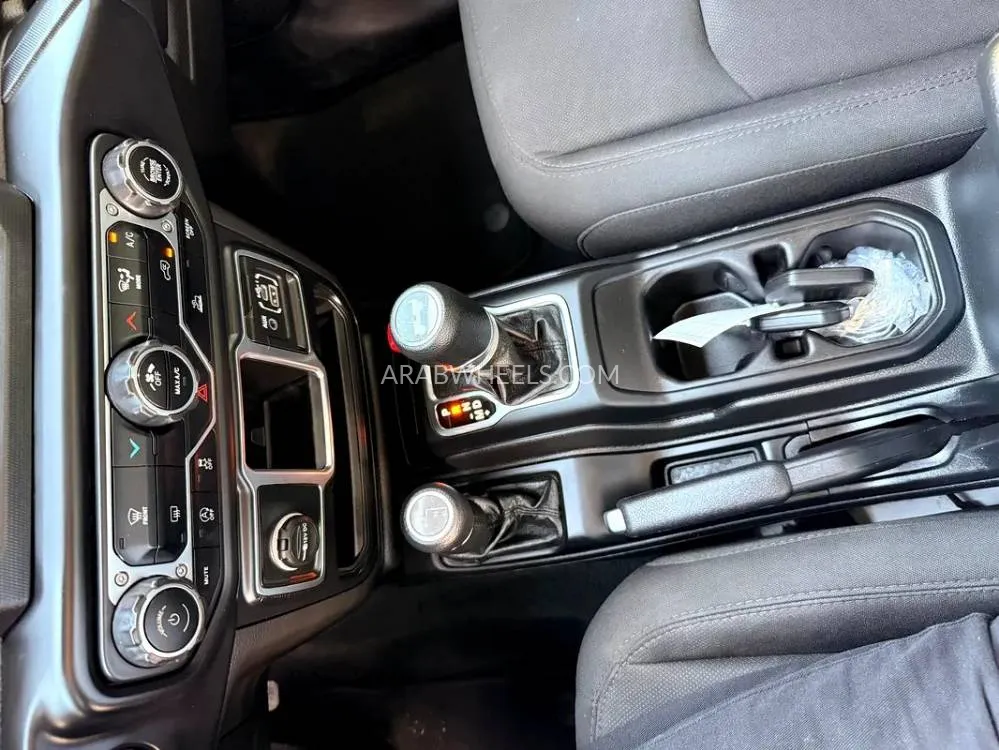 Jeep Wrangler 2022 for Sale in Dubai Image-6