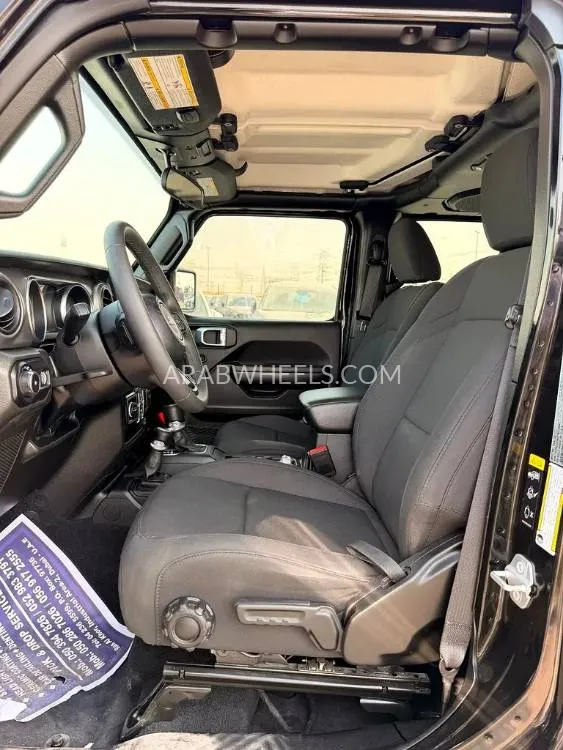 Jeep Wrangler 2023 for Sale in Dubai Image-3