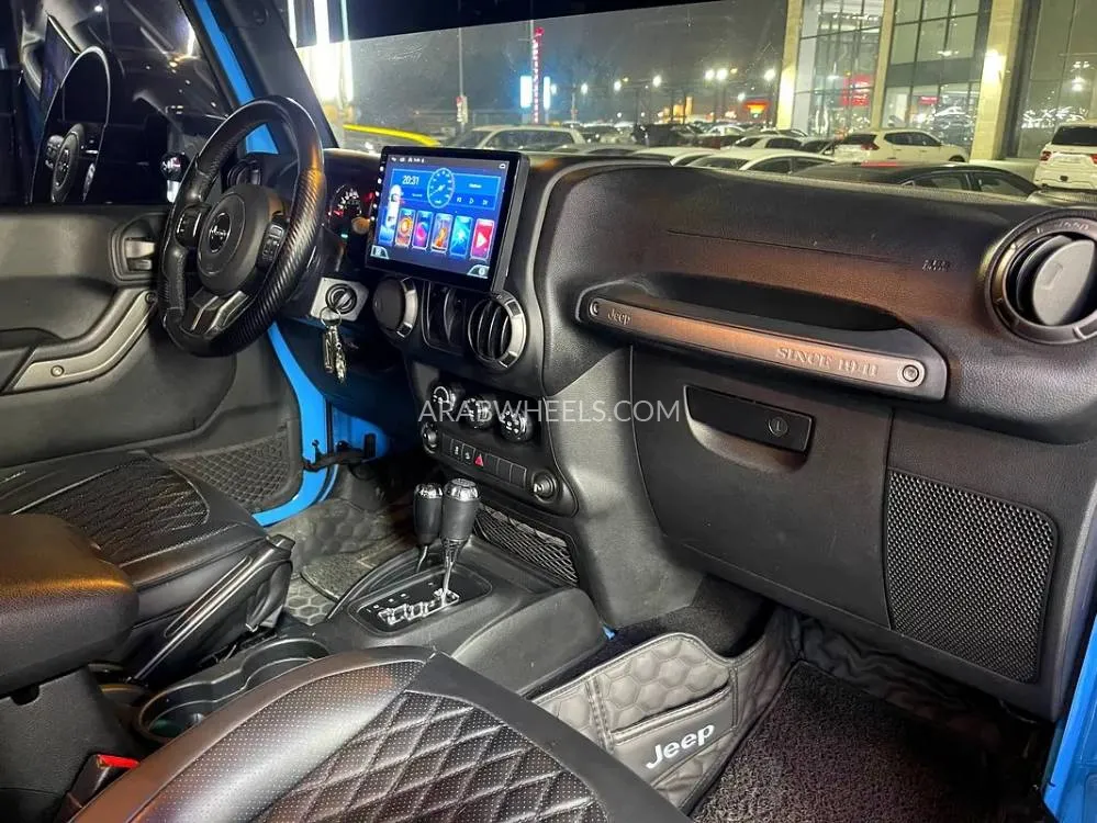 Jeep Wrangler 2018 for Sale in Sharjah Image-8
