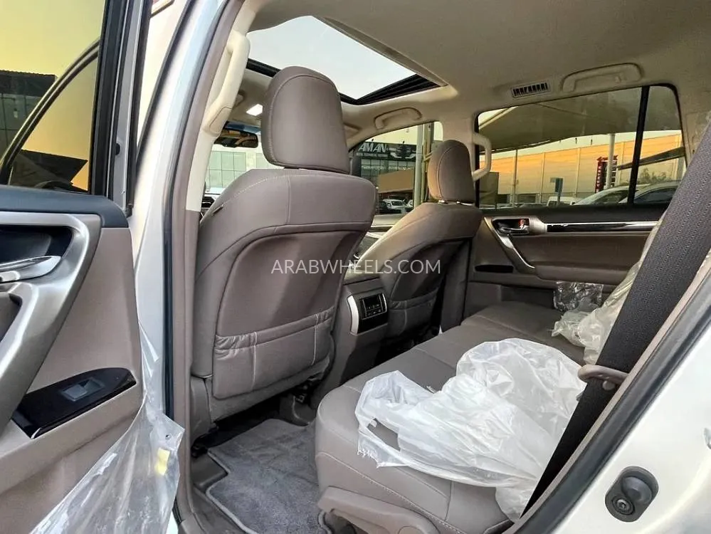 Lexus GX 2019 for Sale in Sharjah Image-8