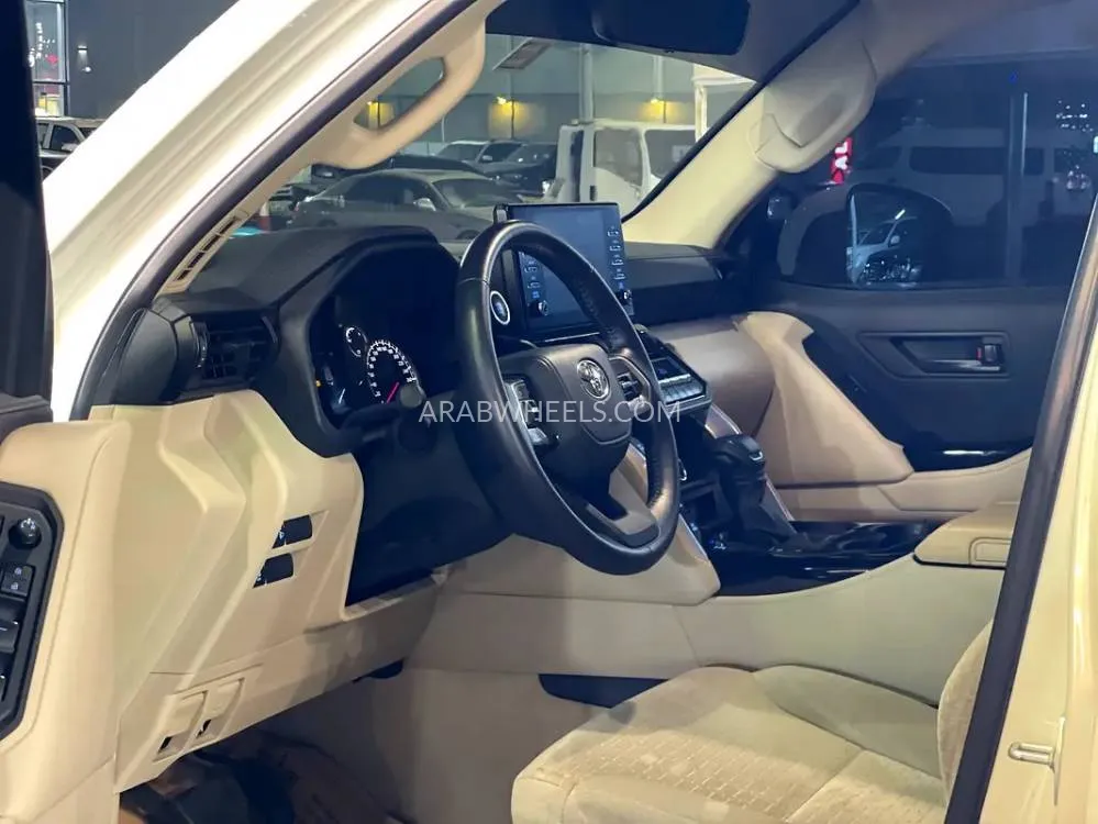 Toyota Land Cruiser 2024 for Sale in Sharjah Image-9