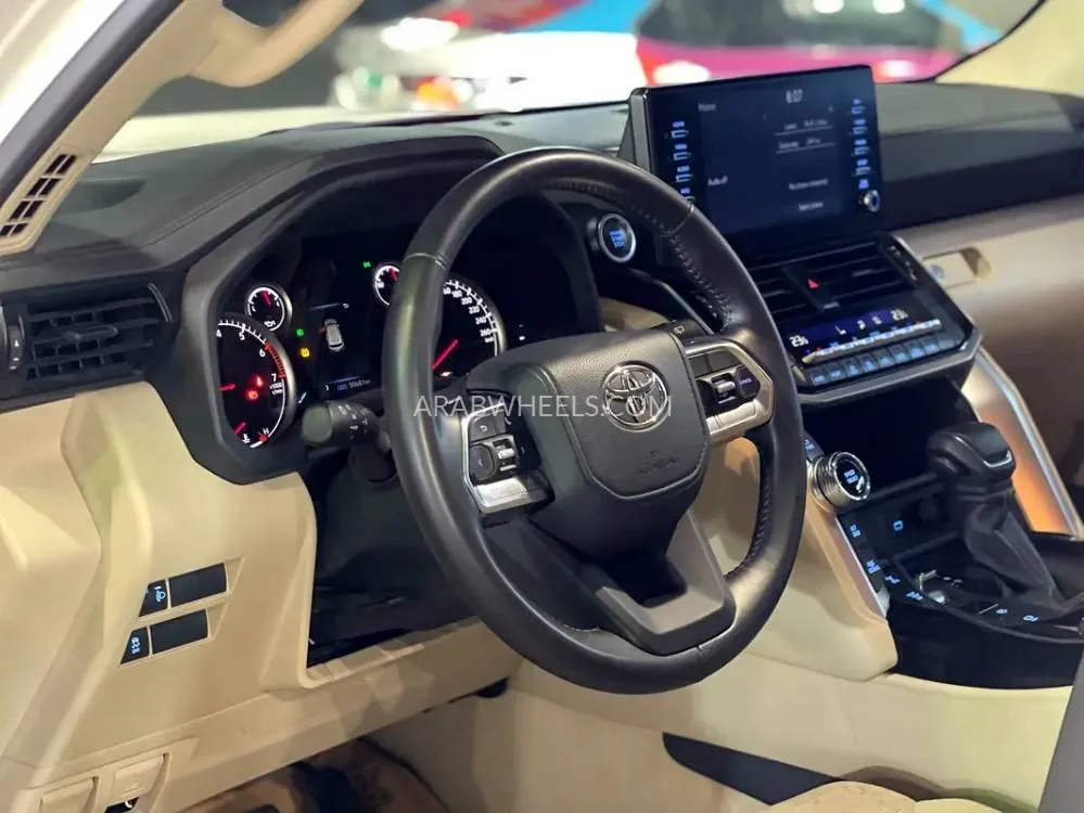 Toyota Land Cruiser 2024 for Sale in Sharjah Image-12