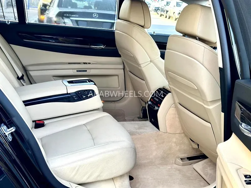 BMW 7 series 2010 for Sale in Dubai Image-2