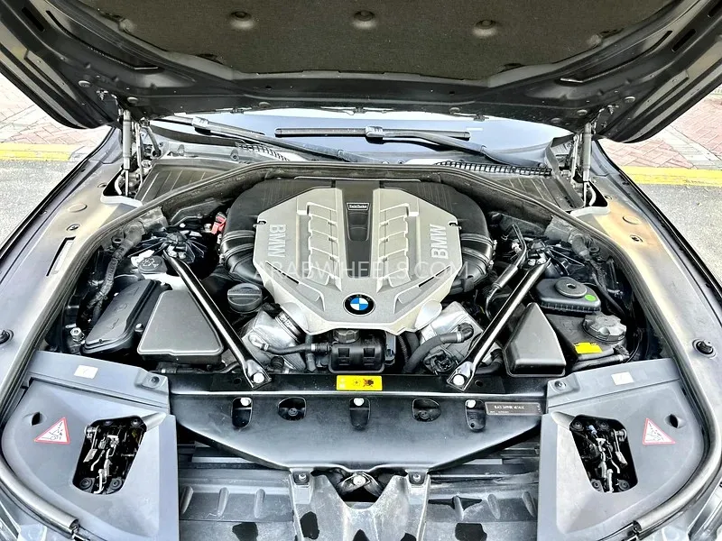 BMW 7 series 2010 for Sale in Dubai Image-10