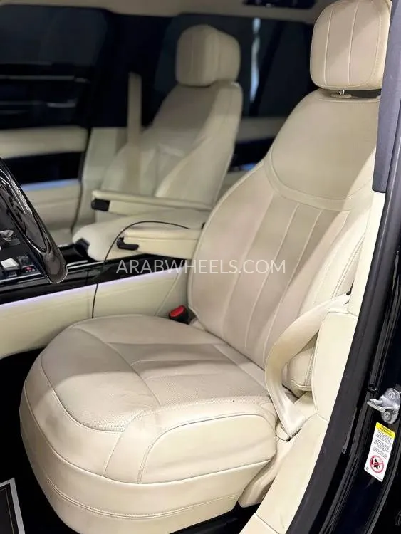 Land Rover Range Rover 2023 for Sale in Dubai Image-2