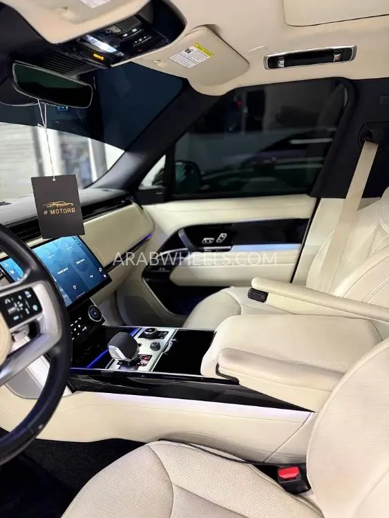 Land Rover Range Rover 2023 for Sale in Dubai Image-4
