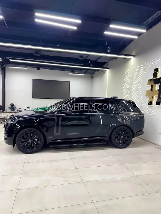 Land Rover Range Rover 2023 for Sale in Dubai Image-10