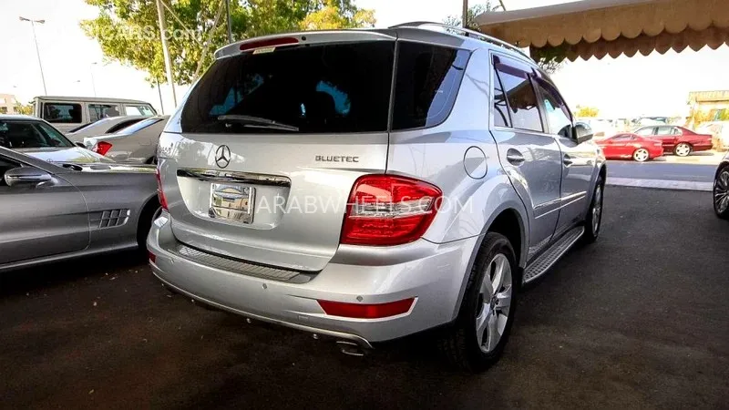 Mercedes Benz ML Class 2010 for Sale in Dubai Image-2