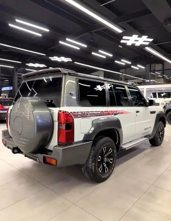 Nissan Patrol 2024 for Sale in Dubai Image-6