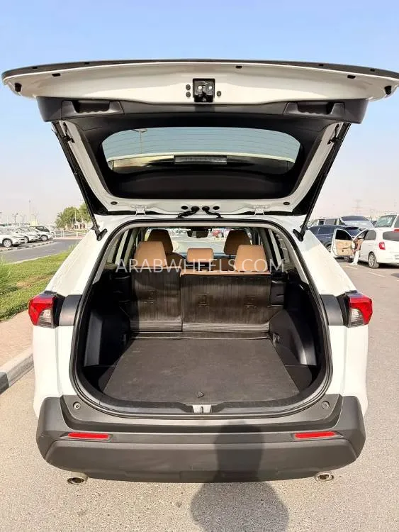 Toyota Rav4 2022 for Sale in Dubai Image-6