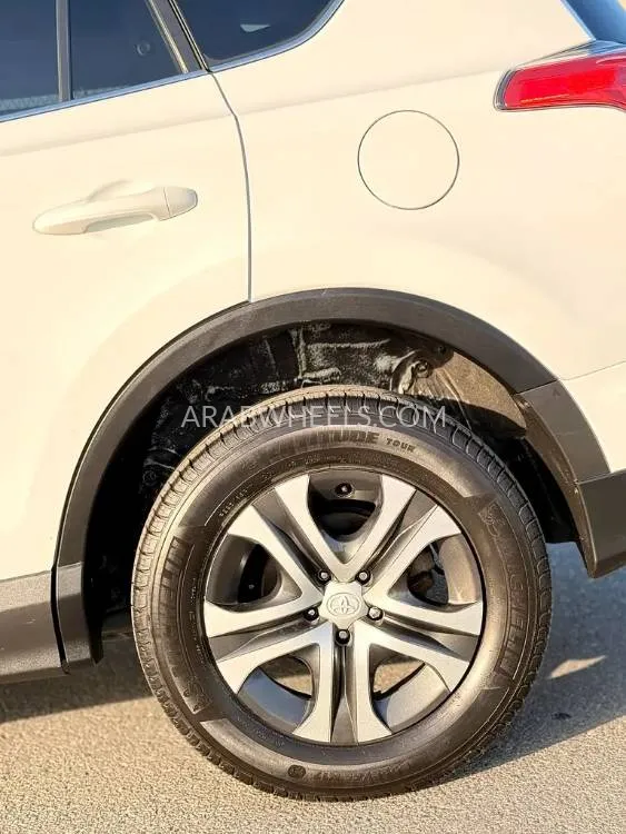 Toyota Rav4 2018 for Sale in Dubai Image-6