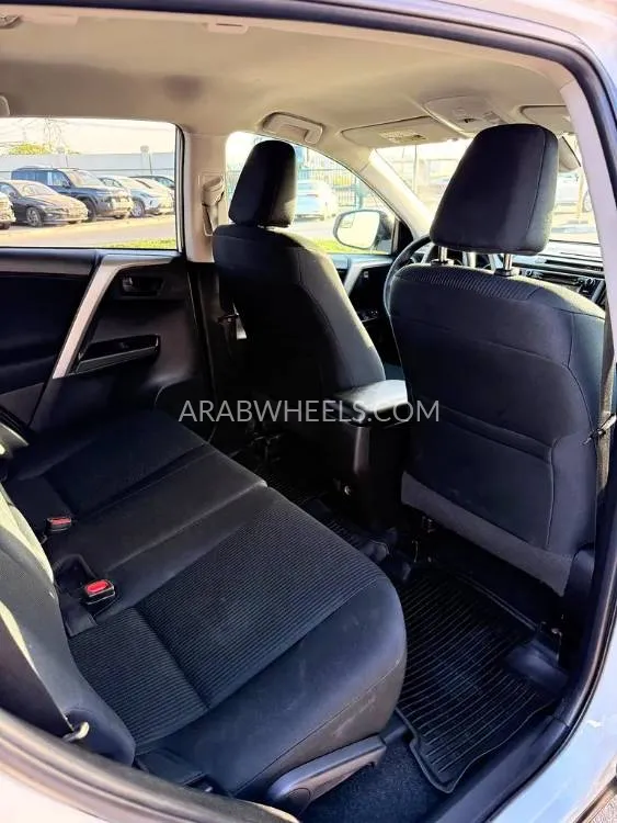Toyota Rav4 2018 for Sale in Dubai Image-8