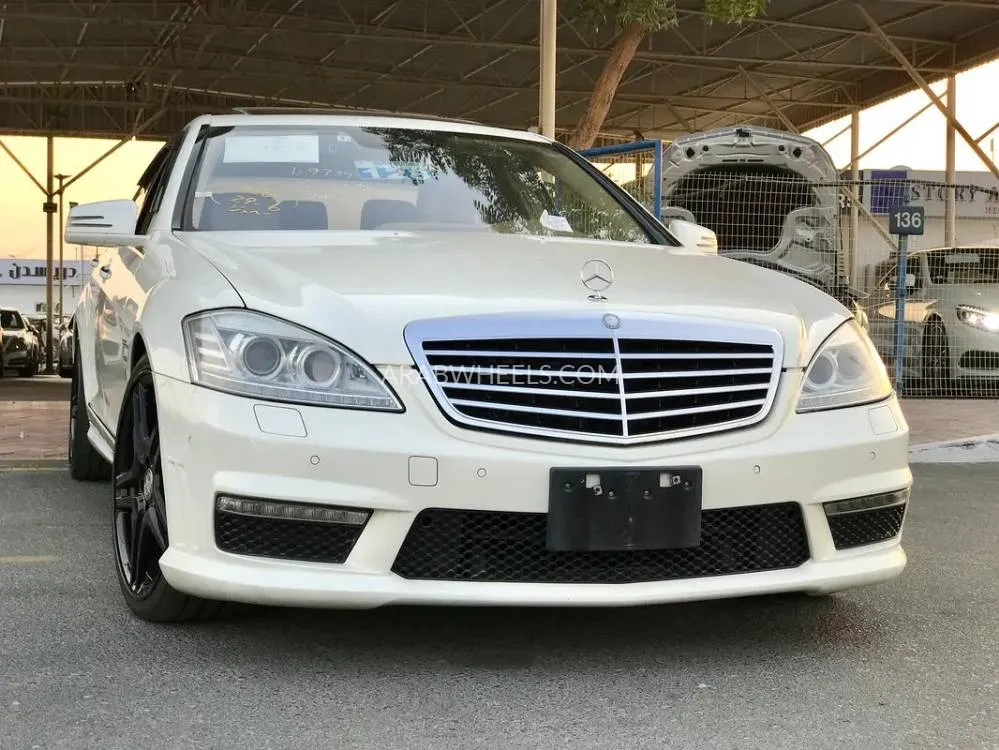 Mercedes Benz CLS Class 2010 for Sale in Dubai Image-2