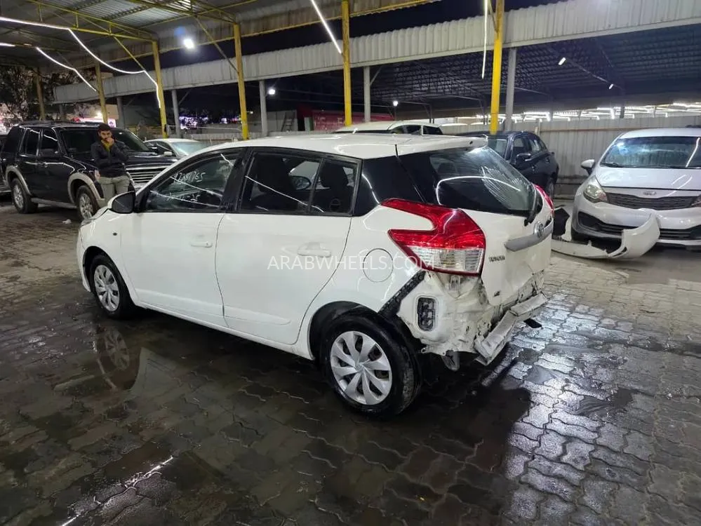 تويوتا يارس 2015 for Sale in عجمان Image-12