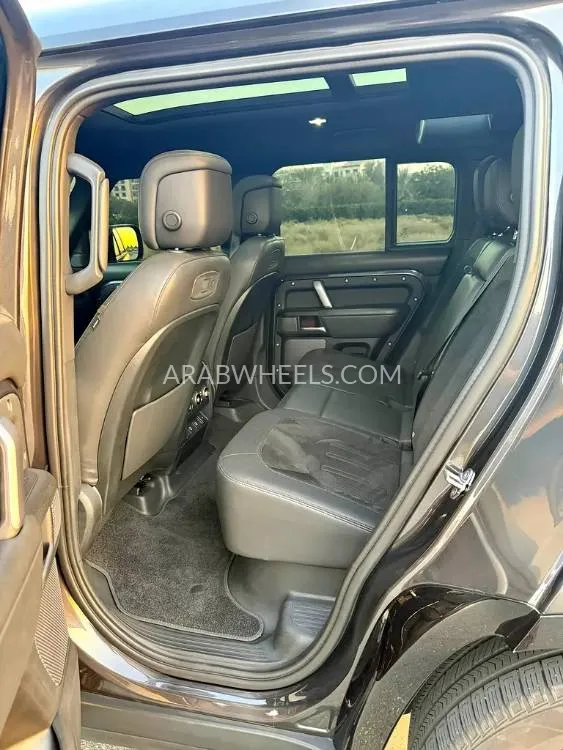 Land Rover Defender 2022 for Sale in Dubai Image-2