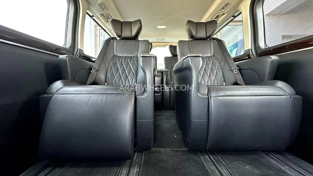 Toyota Granvia 2024 for Sale in Abu Dhabi Image-6
