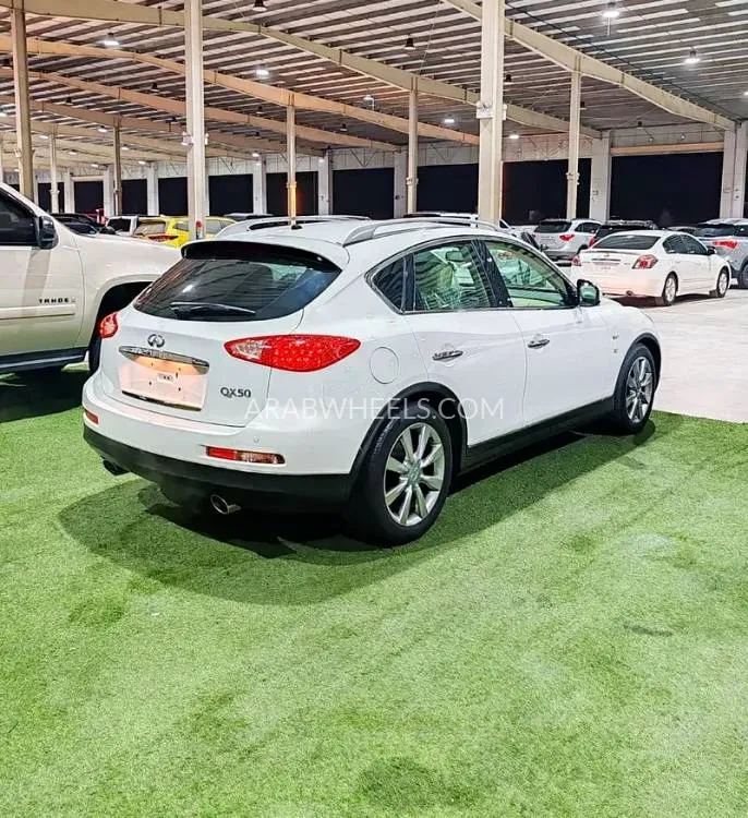 Infiniti QX50 2015 for Sale in Umm Al Quwain Image-6
