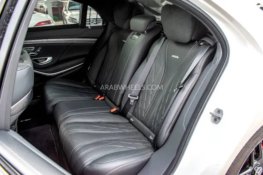 Mercedes Benz CLS Class 2018 for Sale in Dubai Image-11