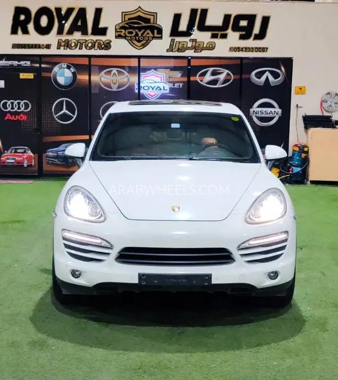 Porsche Cayenne 2013 for Sale in Umm Al Quwain Image-2