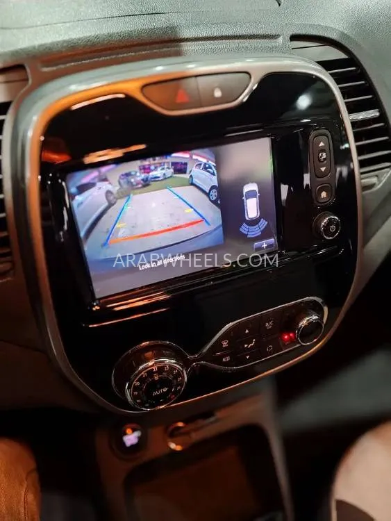 رينو كابتور 2017 for Sale in أم القيوين Image-5