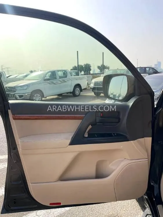 تويوتا لاند كروزر 2012 for Sale in دبي Image-11