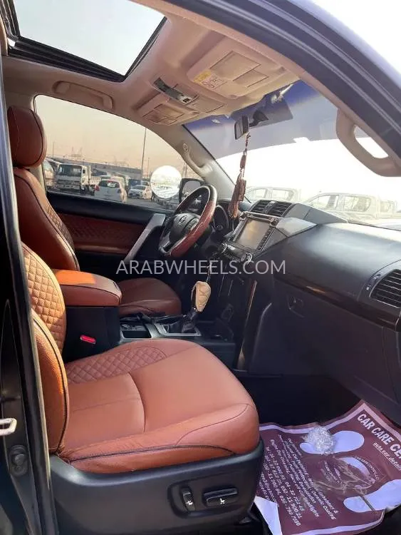 Toyota Land Cruiser Prado 2016 for Sale in Dubai Image-8