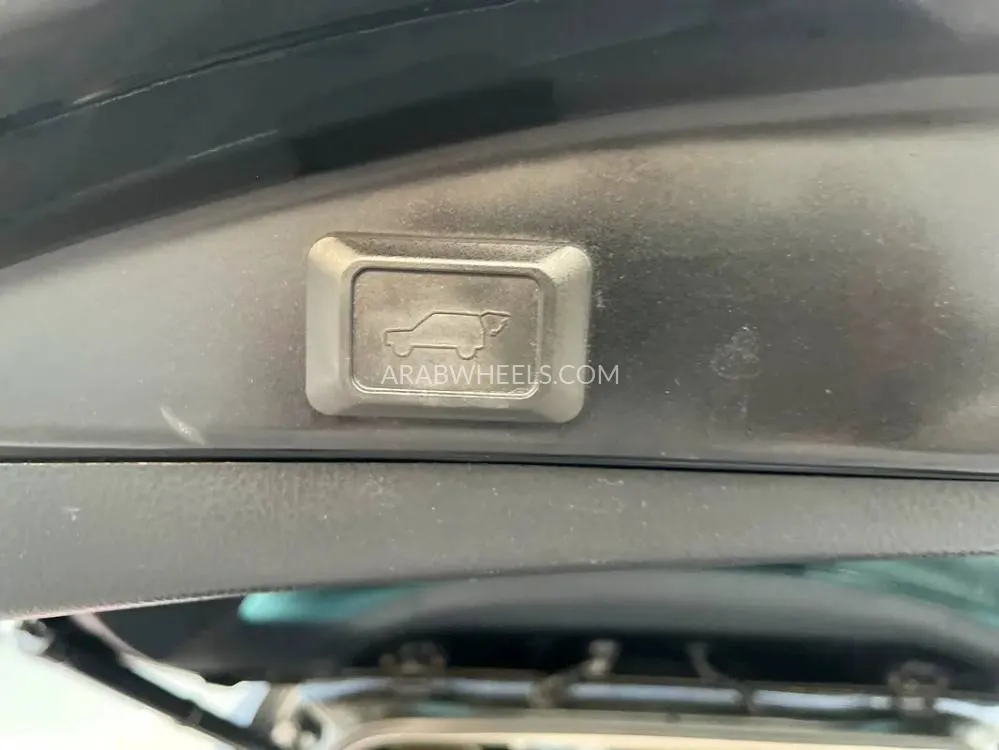 Toyota Rav4 2018 for Sale in Dubai Image-6