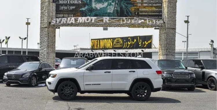 جيب شيروكي 2017 for Sale in عجمان Image-3