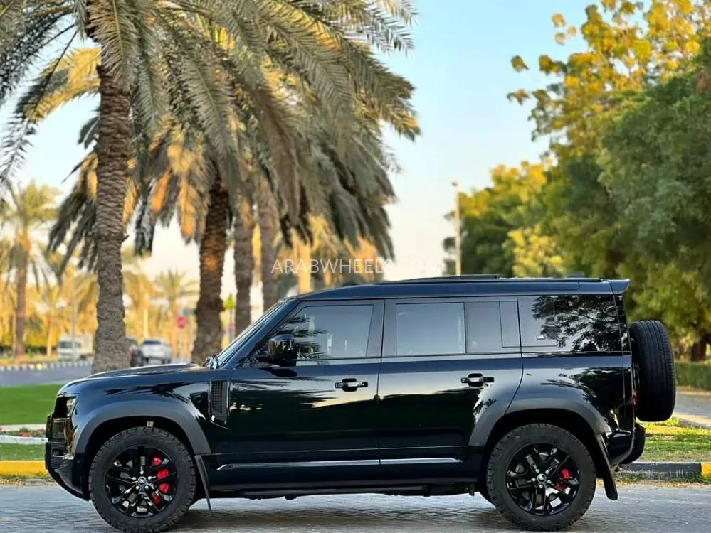 Land Rover Defender 2023 for Sale in Sharjah Image-7