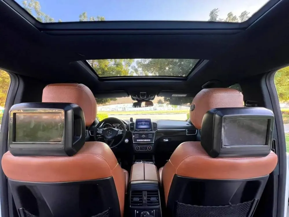 Mercedes Benz GLS 2019 for Sale in Sharjah Image-7