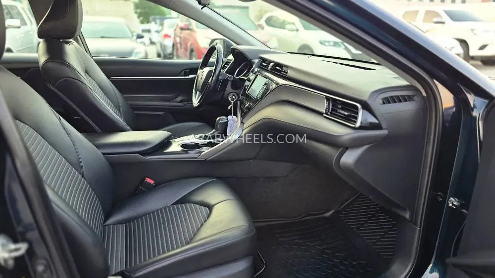 Toyota Camry 2019 for Sale in Dubai Image-8