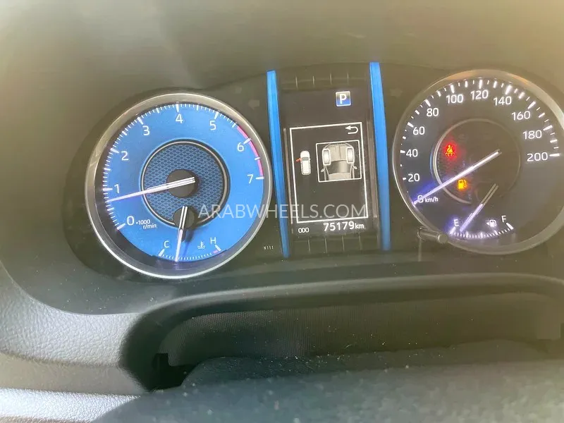 Toyota Fortuner 2022 for Sale in Dubai Image-5