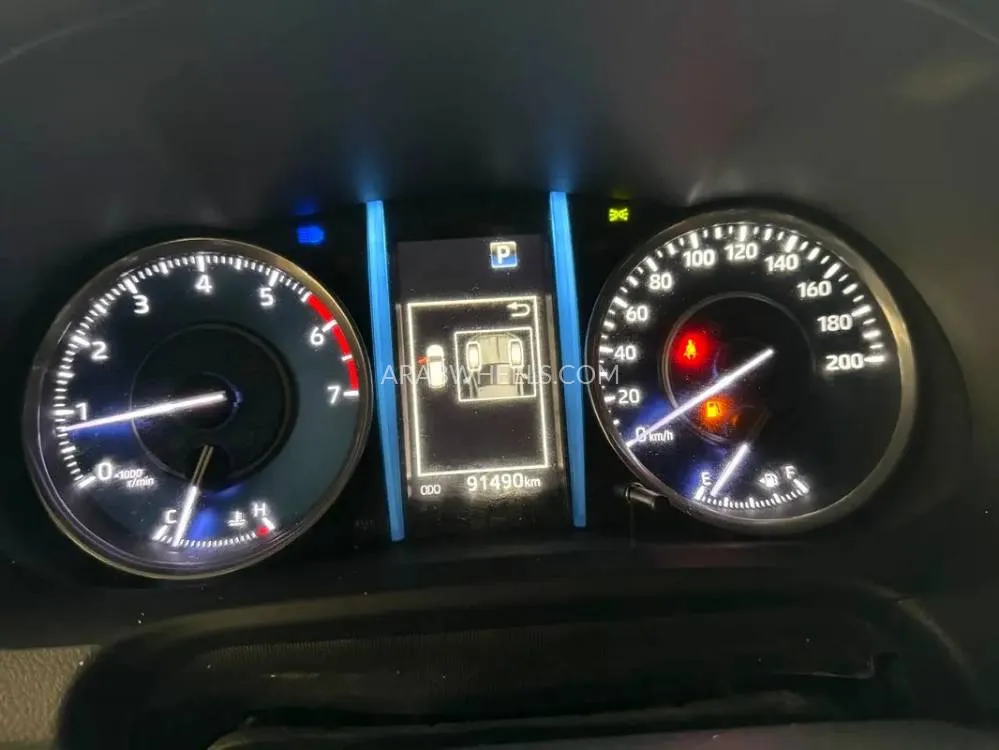 Toyota Fortuner 2022 for Sale in Dubai Image-4