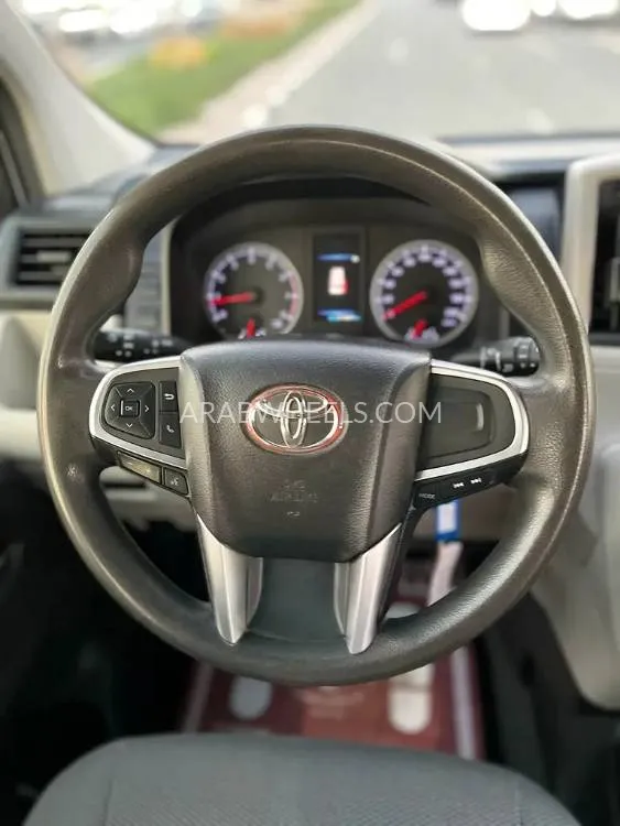 Toyota Hiace 2020 for Sale in Dubai Image-6